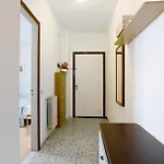 Διαμέρισμα 9 *