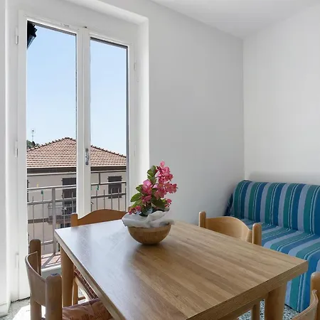 9 Apartment Ameglia