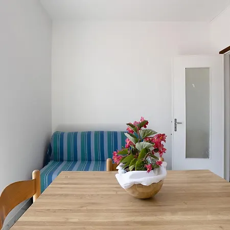 Apartment 9 *