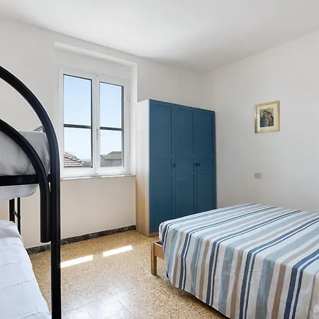 9 Apartment Ameglia